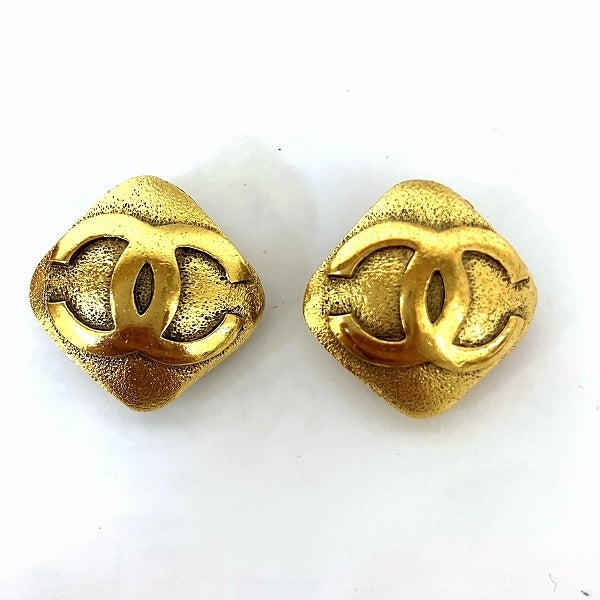 Chanel Coco Mark Earrings 2.5cm Clip-on 2887 in Good Condition