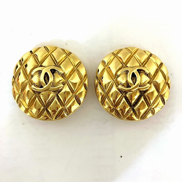 Chanel Matelasse Coco Mark Earrings Clip-on in Good Condition