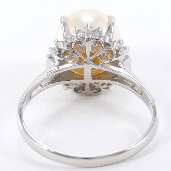 PT900 Platinum Ring with 9mm Pearl and 0.21ct Diamond in Excellent Condition