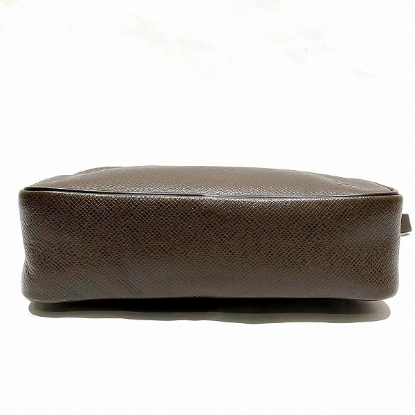 Louis Vuitton Taiga Leather Kalga Clutch M30818