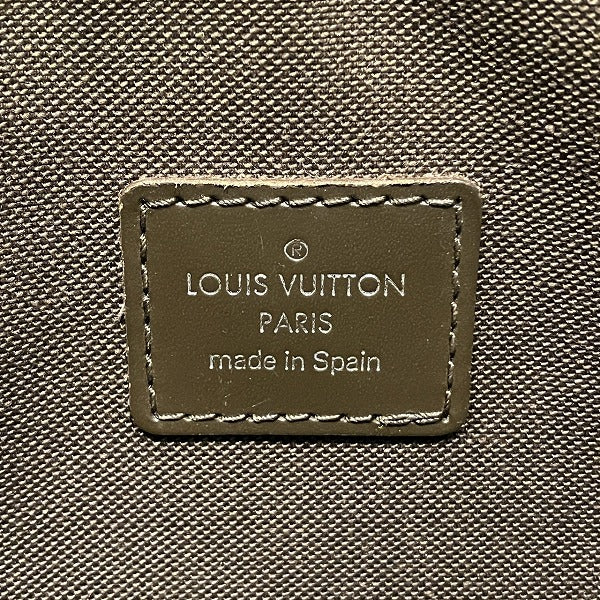 Louis Vuitton Taiga Leather Kalga Clutch M30818