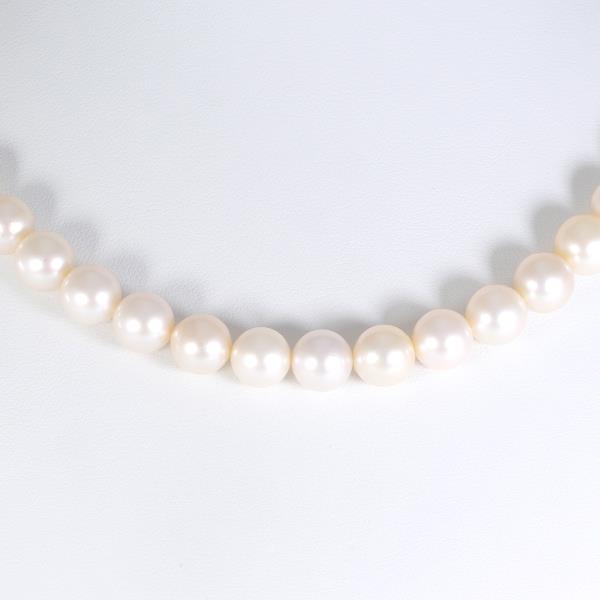 Silver Necklace Akoya Pearl Jewelry in Good Condition