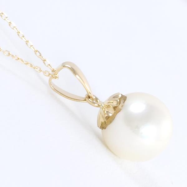 K18 Yellow Gold Pearl Necklace in Excellent Condition