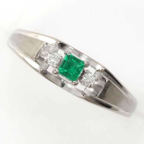 K14 White Gold Emerald Diamond Ring in Excellent Condition