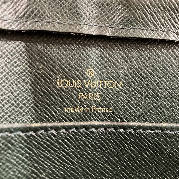 Louis Vuitton Taiga Baikal Clutch Bag M30184