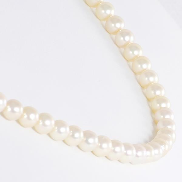 K18 Yellow Gold Pearl Necklace in Excellent Condition