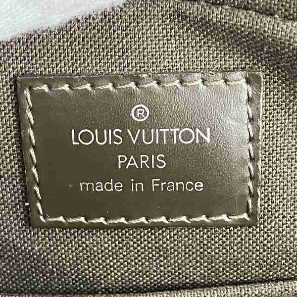 Louis Vuitton Taiga Beluga 2WAY Messenger Bag M30912