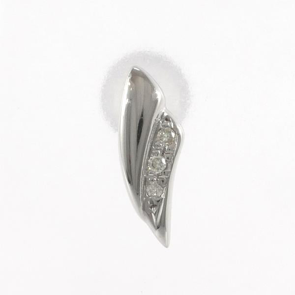 K18 White Gold Diamond Earring in Great Condition