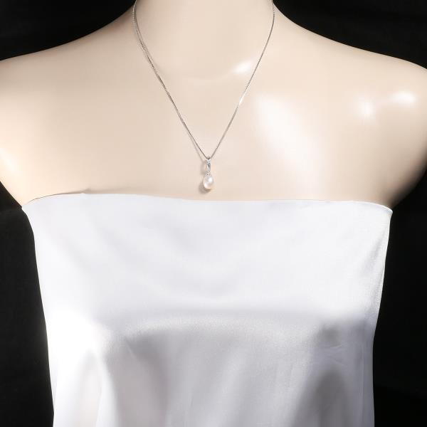 Silver Necklace with Pearl and Zirconia in Excellent Condition