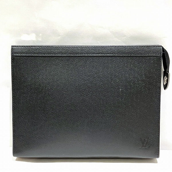 Louis Vuitton Taiga Pochette Voyage Clutch M30450