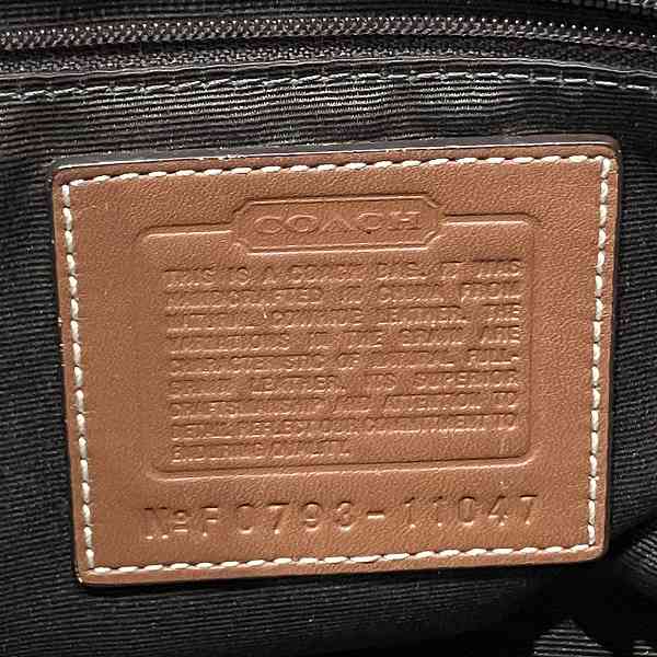 Coach Leather Hamptons Turnlock Bag 11047 in Good Condition