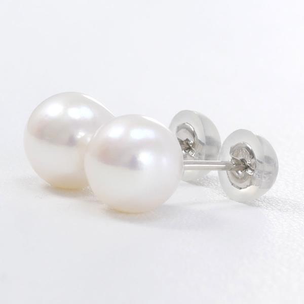 PT900 Platinum Pearl Earrings in Great Condition