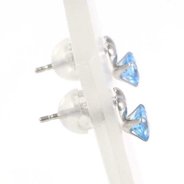 K14 White Gold Blue Topaz Earrings in Excellent Condition