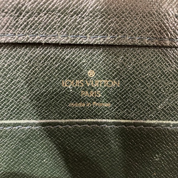 Louis Vuitton Taiga Baikal Clutch Bag M30184