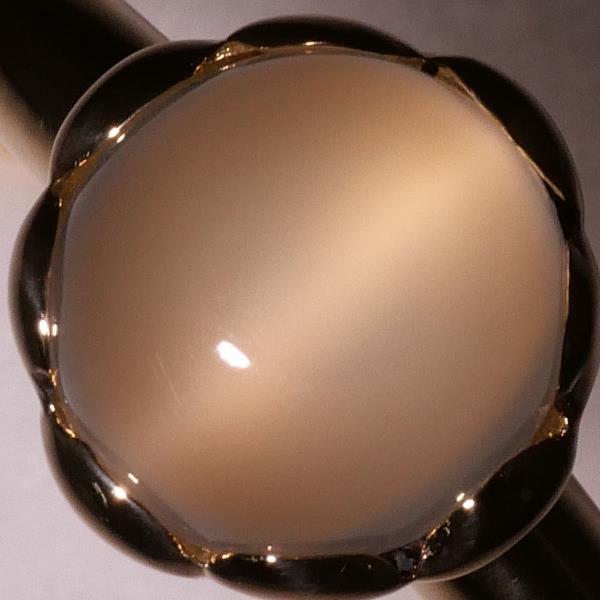 K18 Yellow Gold Moonstone Ring 7.5 in Excellent Condition