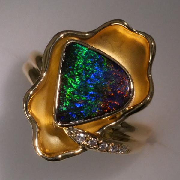 K18 Yellow Gold Boulder Opal Ring in Excellent Condition