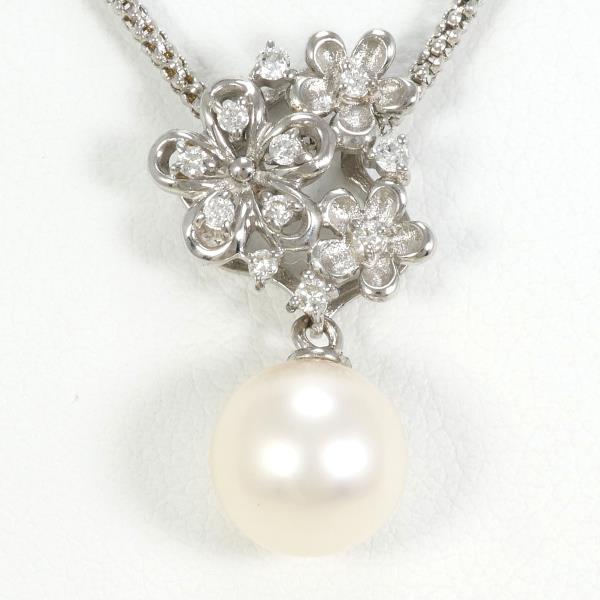 K18 White Gold Pearl Diamond Necklace in Excellent Condition