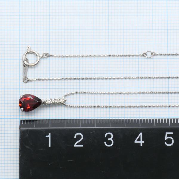 K18 White Gold Garnet Necklace