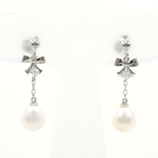 K10 White Gold Pearl Earrings in Excellent Condition