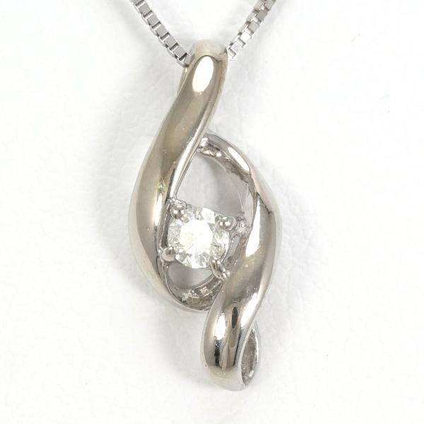 K10 White Gold Diamond Necklace in Excellent Condition