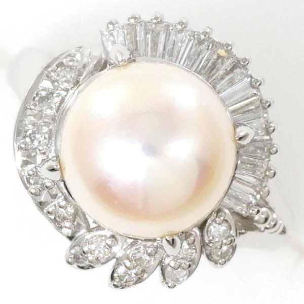 PT900 Platinum Pearl Ring with Diamond in Excellent Condition