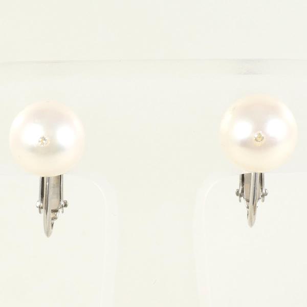 K18 White Gold Pearl Earrings in Excellent Condition