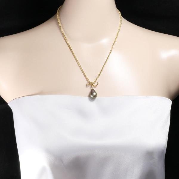 K18 Yellow Gold Pearl Necklace in Excellent Condition