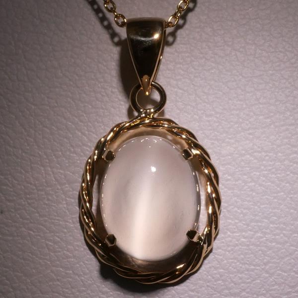 K18 Yellow Gold Moonstone Necklace in Pristine Condition