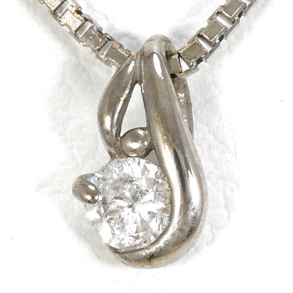 K14 White Gold Diamond Necklace in Excellent Condition