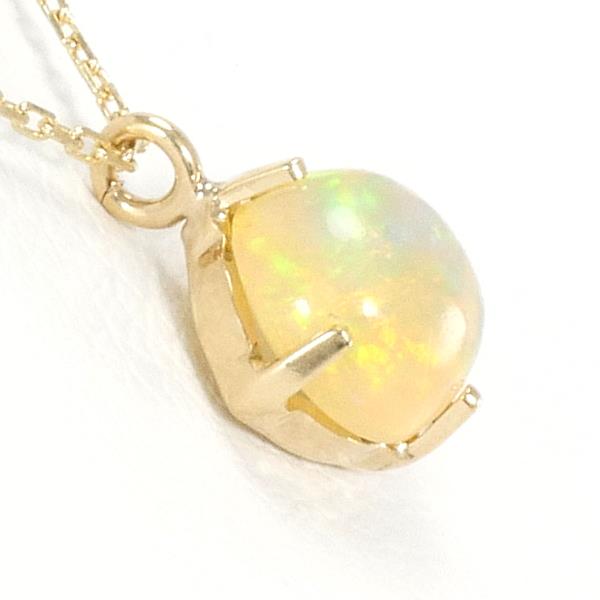 K10 Yellow Gold Opal Necklace in Pristine Condition