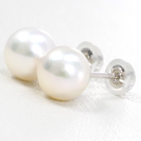 PT900 Platinum Pearl Earrings in Great Condition