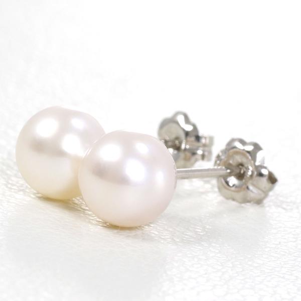 PT900 Platinum Pearl Earrings in Excellent Condition