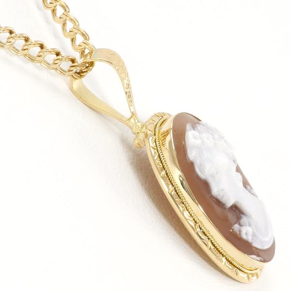 K18 Yellow Gold Shell Cameo Necklace in Excellent Condition