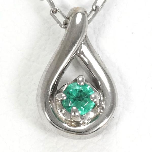 4℃ K10 White Gold Emerald Diamond Necklace in Pristine Condition