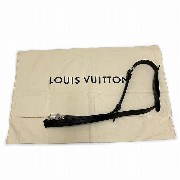 Louis Vuitton Taiga Anton Tote Bag M33432 in Very Good Condition