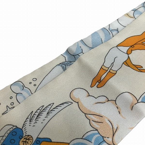 Hermes Silk Scarf SUR MON NUAGE in Great Condition