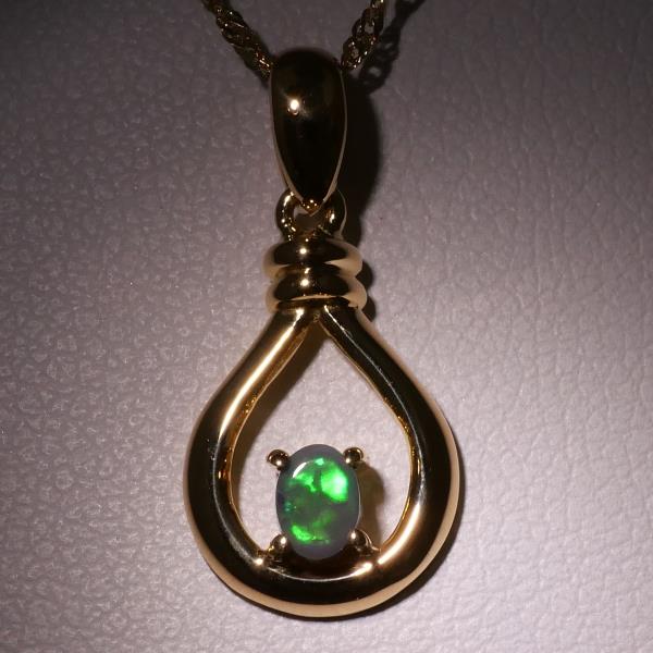 K18 Yellow Gold Black Opal Necklace in Pristine Condition