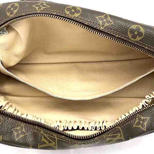 Louis Vuitton Monogram Toiletry Pouch 28 M47522 in Good Condition