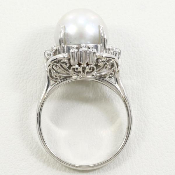 PT900 Platinum Pearl Ring with Diamond in Excellent Condition