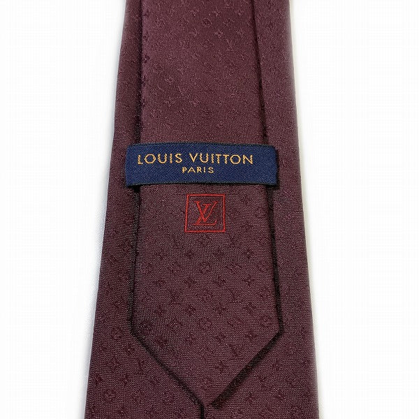 Louis Vuitton Monogram Silk Tie in Great Condition