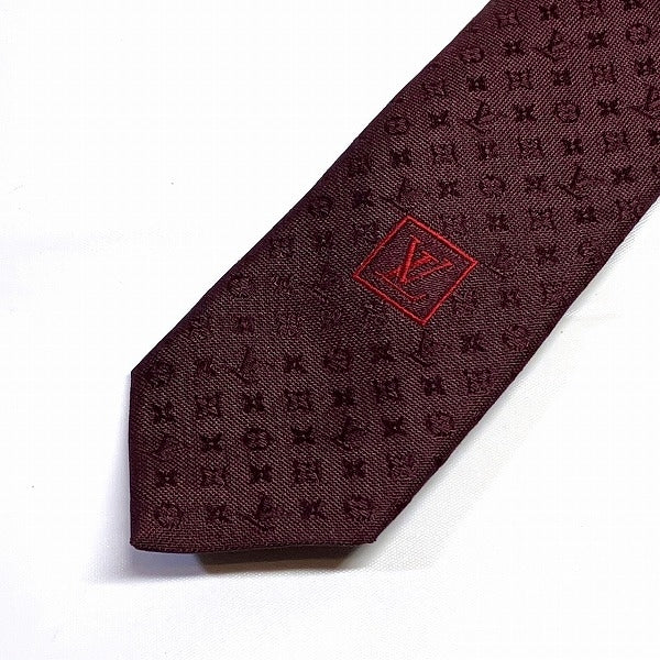 Louis Vuitton Monogram Silk Tie in Great Condition