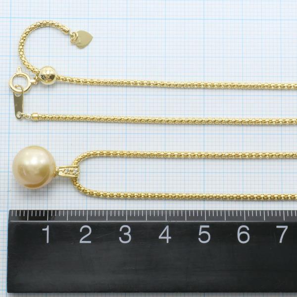 K18 Yellow Gold Pearl Necklace with Diamond in Excellent Condition