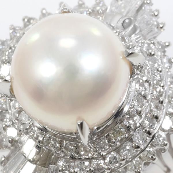 PT900 Platinum Ring with Akoya Pearl and Diamond in Excellent Condition