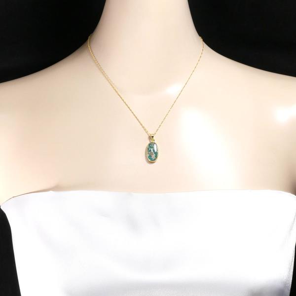 K18 Yellow Gold Necklace with Natural Stone in Excellent Condition