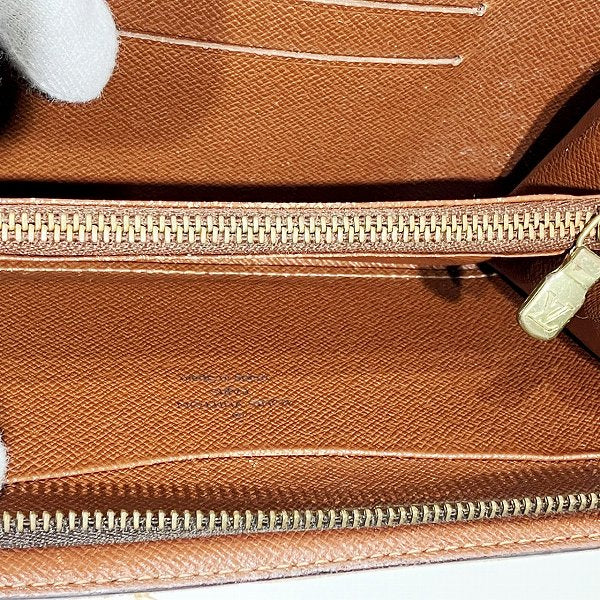 Louis Vuitton Monogram Zip Wallet M61727 in Good Condition