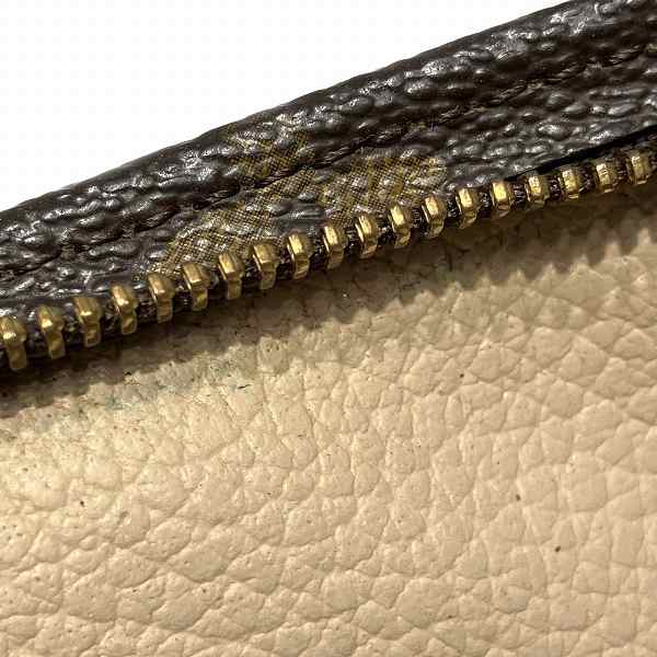 Louis Vuitton Monogram Pochette Toiletry 19 Clutch M47544