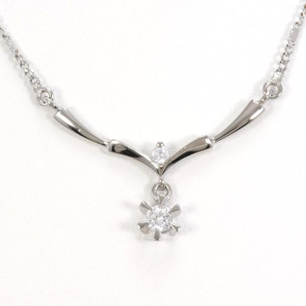 18K White Gold Zirconia Necklace in Pristine Condition