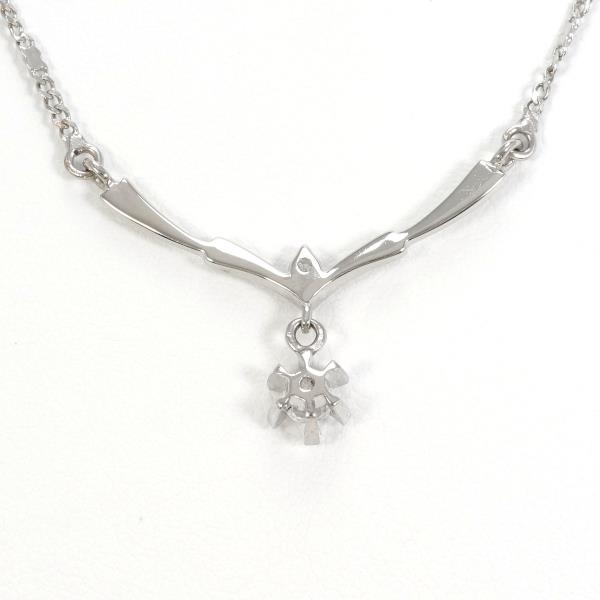 18K White Gold Zirconia Necklace in Pristine Condition