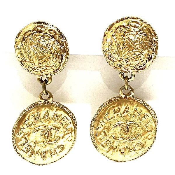 Chanel Coin Motif Earrings in Good Condition