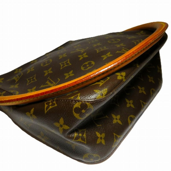 Louis Vuitton Looping MM Monogram Shoulder Bag in Good Condition